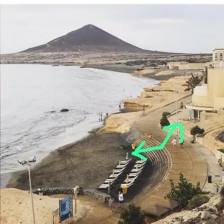 Casa Familiar De 3 Dormitorios A Pie De Playa.